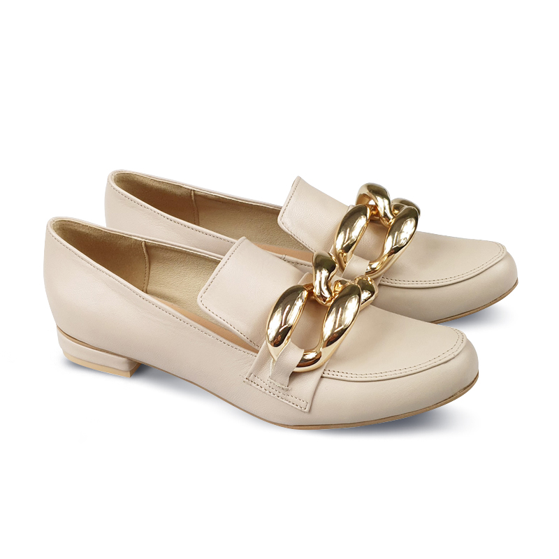 Adele loafer with oversized chain in beige